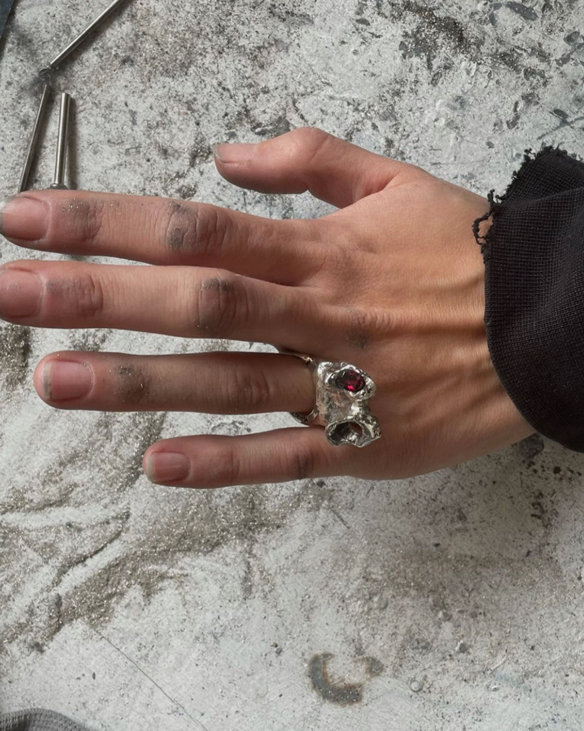 Concretiones Cave Ring Garnet